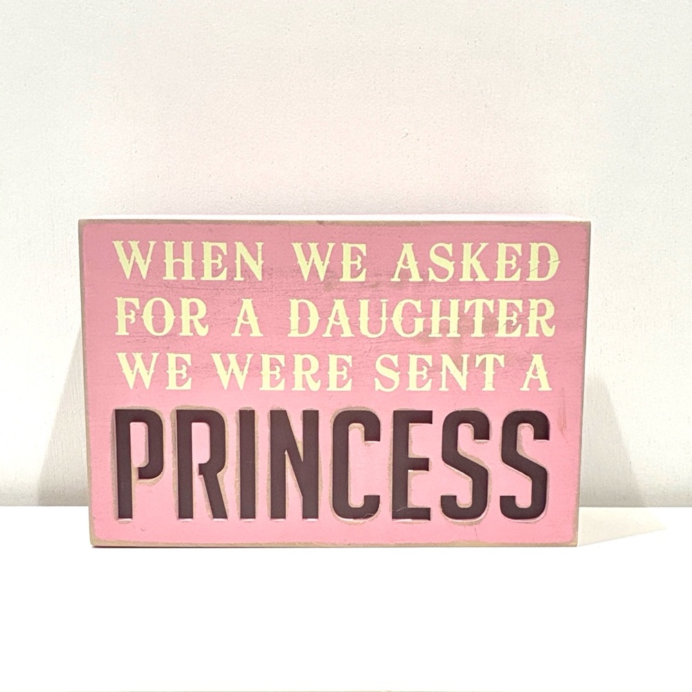 Pink 'Princess' Light-Up Sign - Picture 3 of 6